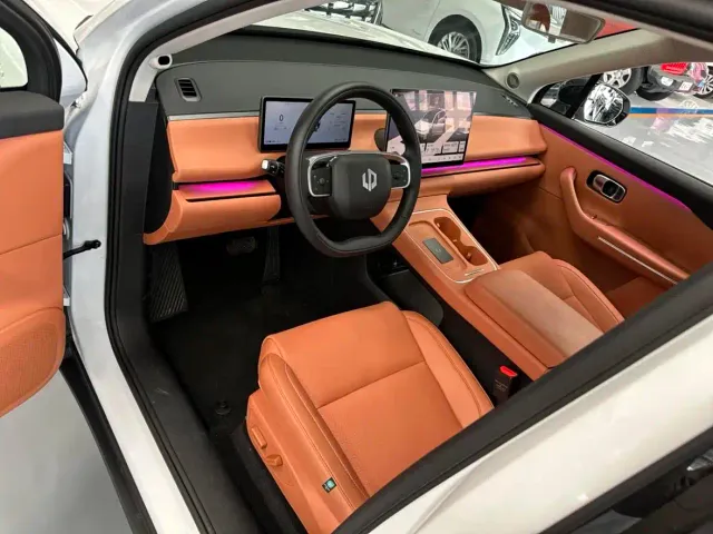 Leapmotor C10 — Фото автомобиля 6