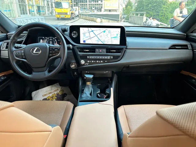Lexus ES — Фото автомобиля 12