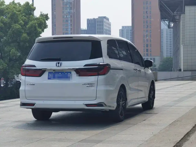 Honda Odyssey — Фото автомобиля 6