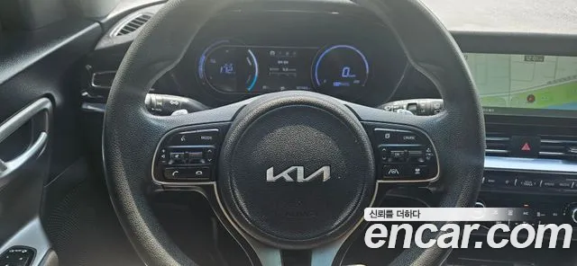 Kia Niro — Фото автомобиля 10