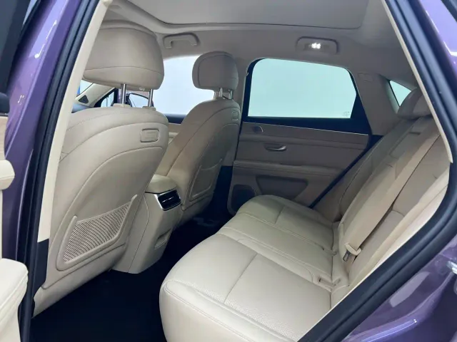 Aito M5 — Фото автомобиля 12