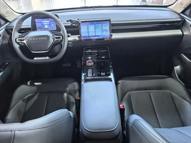 Wuling Starlight — Фото автомобиля 15