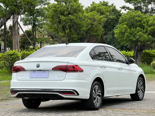 Volkswagen Bora — Фото автомобиля 4