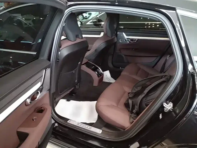 Volvo S90 — Фото автомобиля 16
