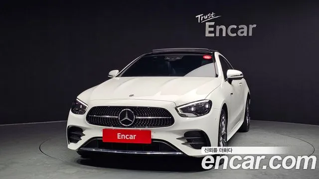 Mercedes-Benz E-Class — Фото автомобиля 3