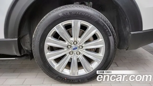 Ford Explorer — Фото автомобиля 18