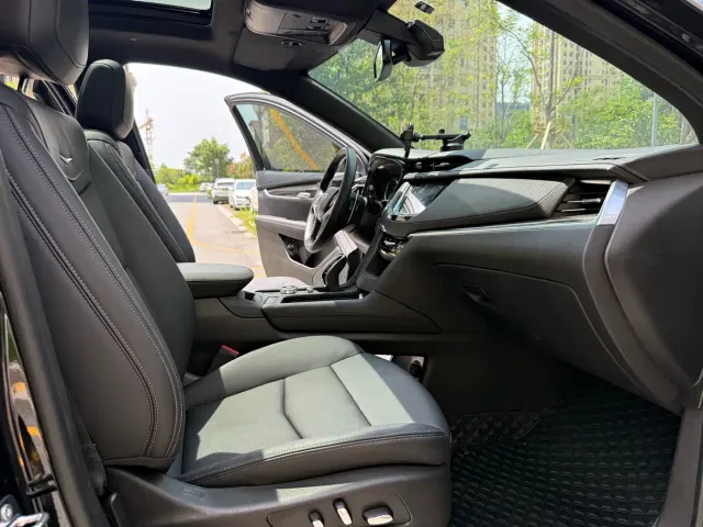 Cadillac XT5 — Фото автомобиля 13