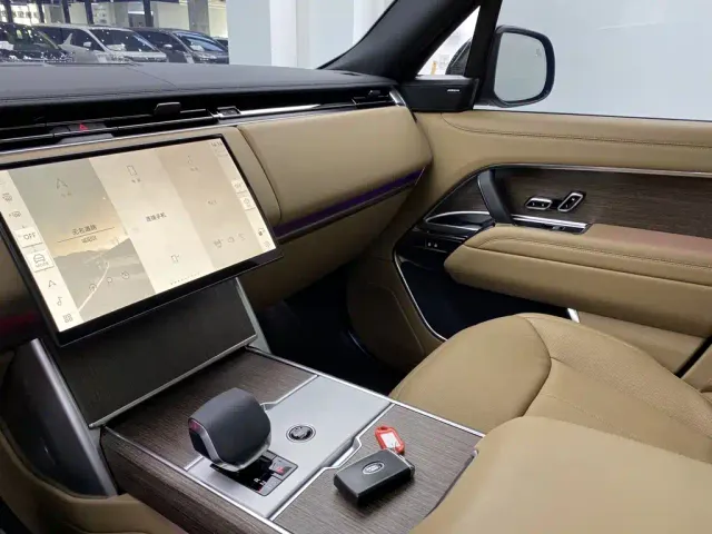 Land Rover Range Rover — Фото автомобиля 11