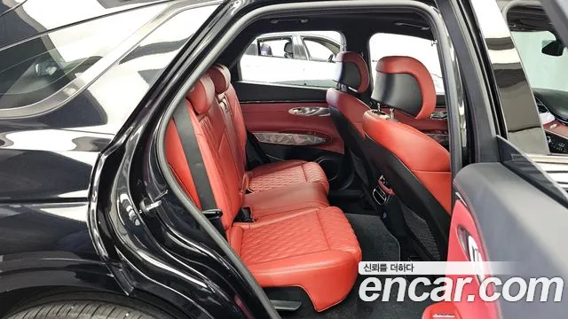 Genesis GV70 — Фото автомобиля 18