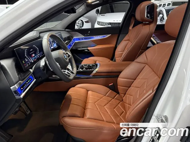 BMW 7 Series G70 — Фото автомобиля 9