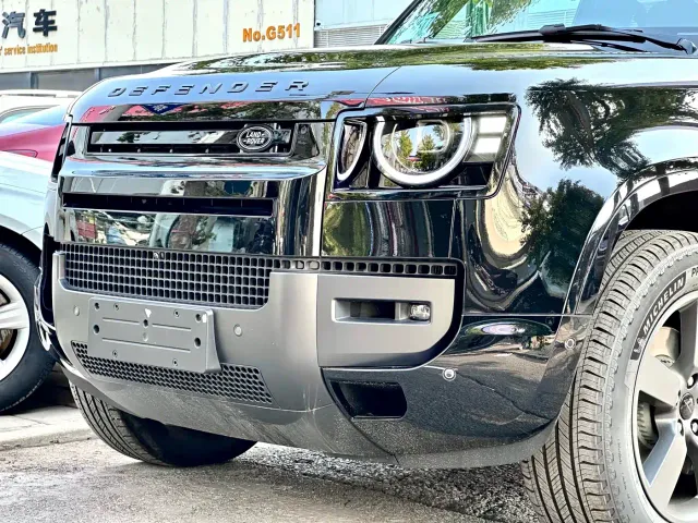 Land Rover Defender — Фото автомобиля 3