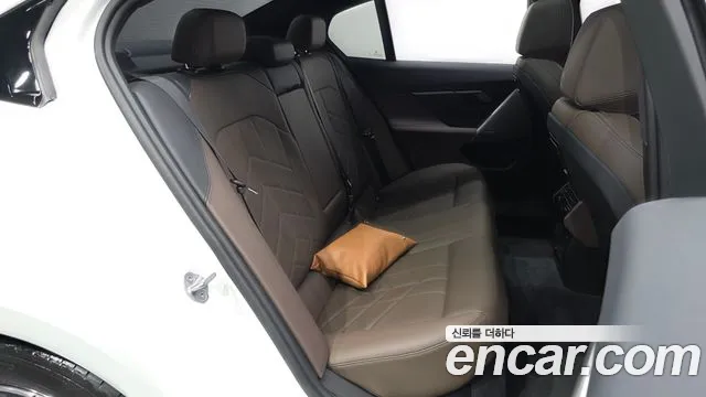 BMW 5-Series — Фото автомобиля 12