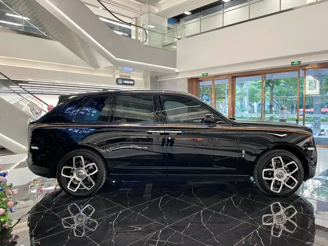 Rolls-Royce Cullinan — Фото автомобиля 5