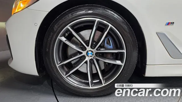 BMW 5-Series — Фото автомобиля 5