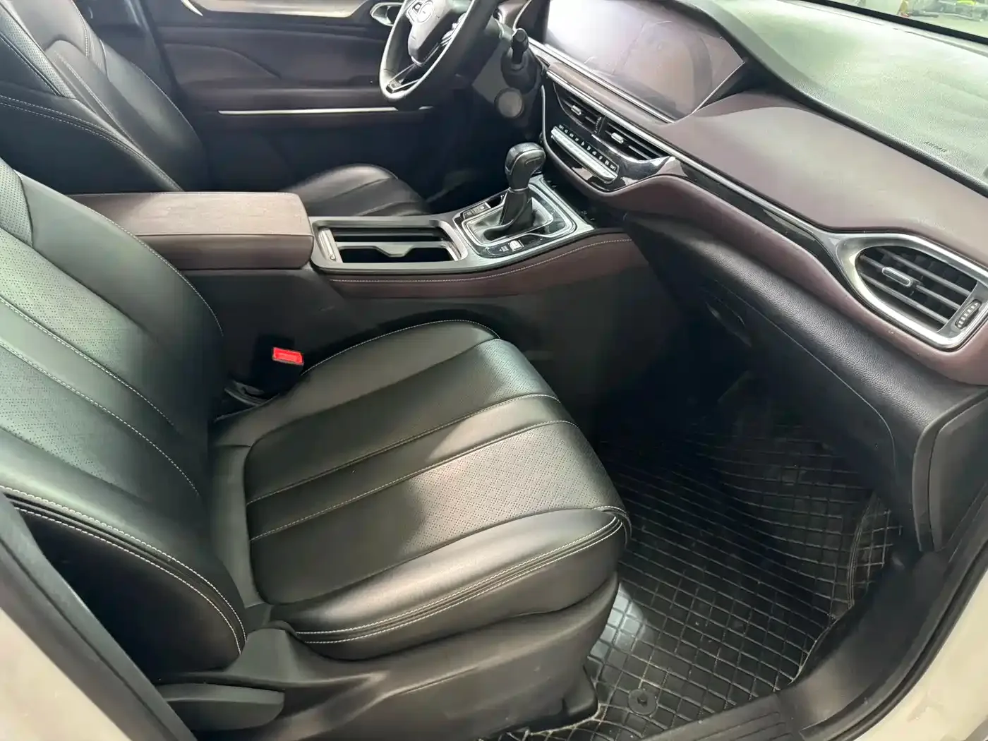 GAC Trumpchi Trumpchi M6 2021 PRO 270T Automatic Luxury Edition — Фото автомобиля 13