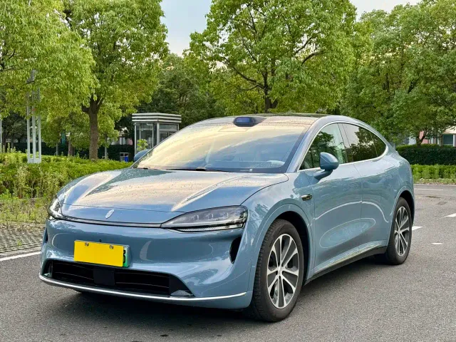 Фотография автомобиля — Luxeed R7