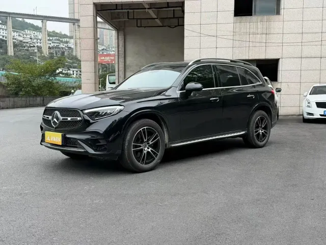 Фотография автомобиля — Mercedes-Benz GLC-Class