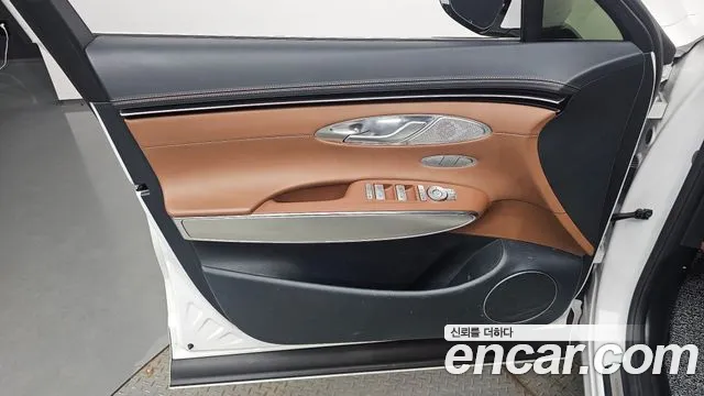 Genesis GV70 — Фото автомобиля 13