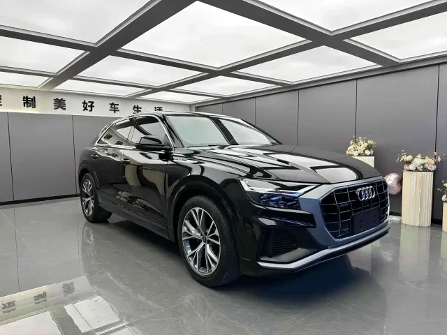 Audi Q8 — Фото автомобиля 3