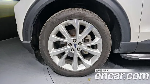Ford Explorer Explorer 6 поколение 3.0 Platinum 4WD — Фото автомобиля 5