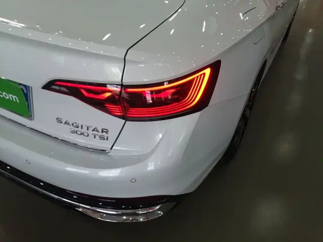 Volkswagen Sagitar — Фото автомобиля 7