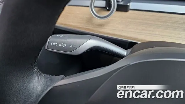 Tesla Model Y — Фото автомобиля 27