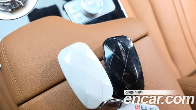 Genesis GV80 — Фото автомобиля 29