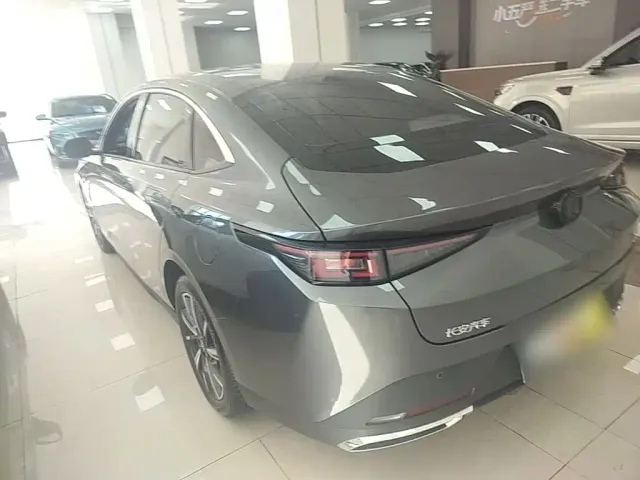 Changan Eado — Фото автомобиля 4