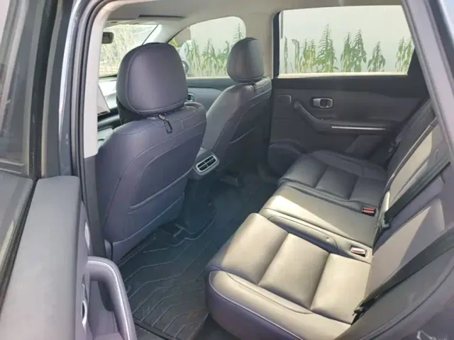 Leapmotor C10 — Фото автомобиля 16