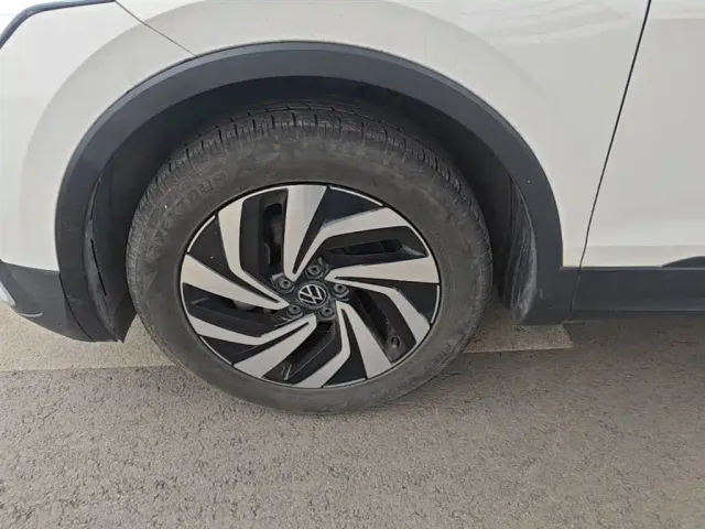 Volkswagen Tiguan L — Фото автомобиля 22