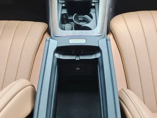 Mercedes-Benz Mercedes-Benz E-Class 2024 Facelift E 300 L Fashion — Фото автомобиля 20
