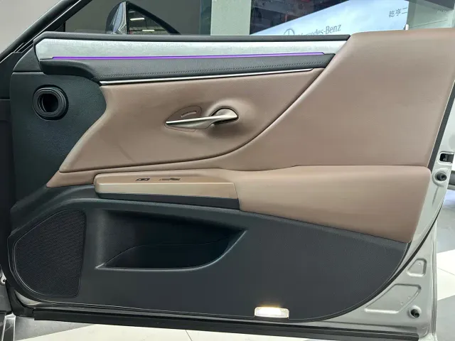 Lexus ES — Фото автомобиля 23