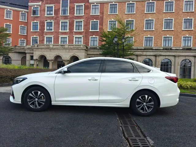 Changan Eado — Фото автомобиля 20