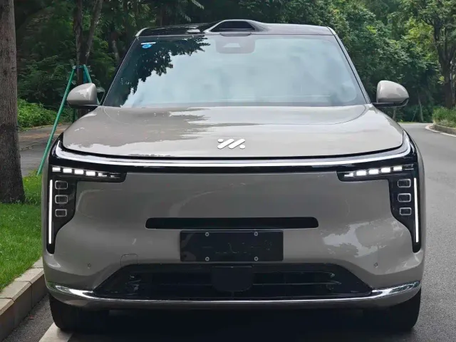 IM Motors LS8 — Фото автомобиля 2