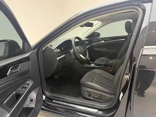 Volkswagen Passat — Фото автомобиля 8