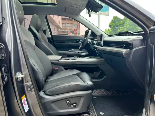 Changan Z6 — Фото автомобиля 16