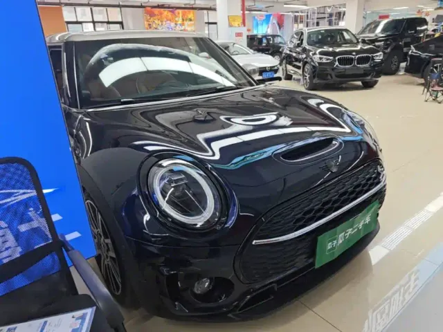 MINI Clubman — Фото автомобиля 3