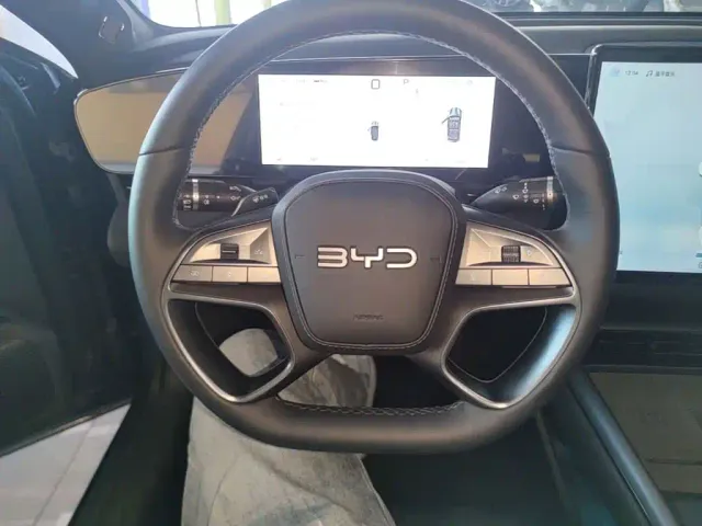 BYD Seal — Фото автомобиля 10