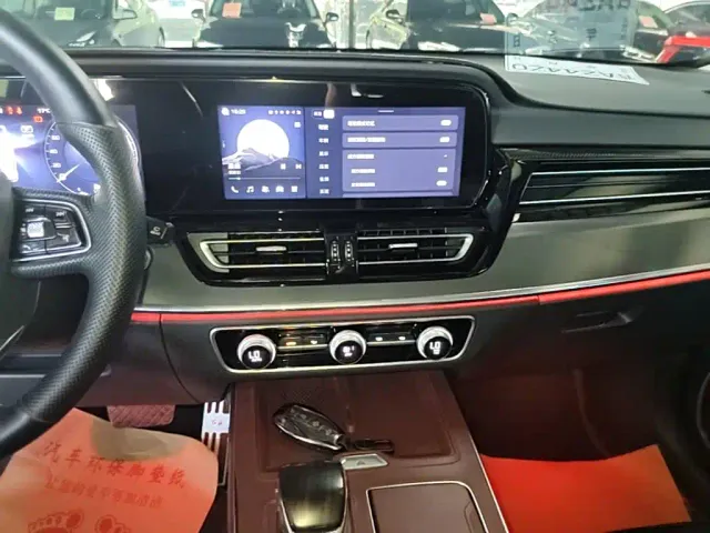 Hongqi HS5 — Фото автомобиля 12