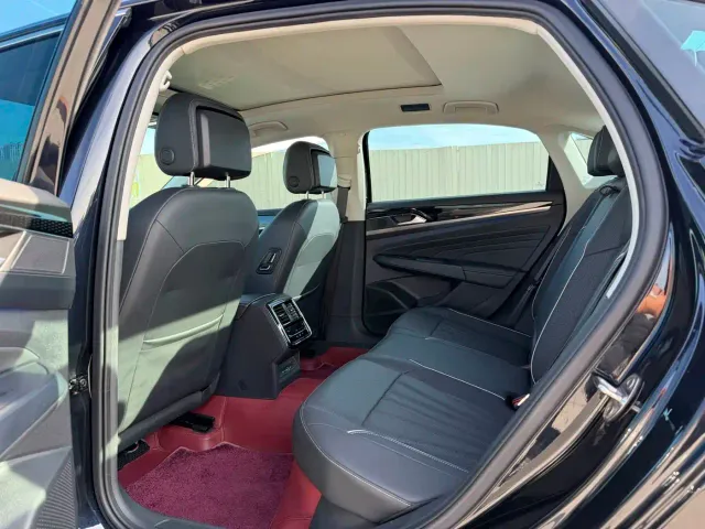 Volkswagen Passat — Фото автомобиля 9