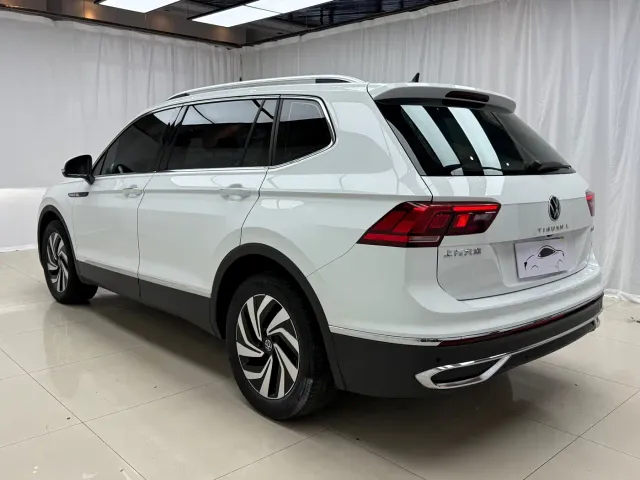 Volkswagen Tiguan L — Фото автомобиля 4
