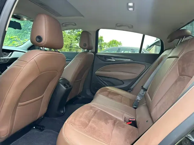 Buick Regal — Фото автомобиля 6