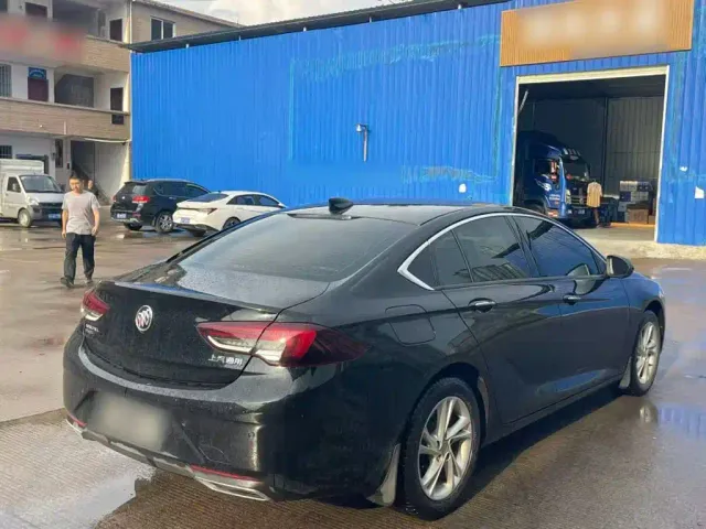 Buick Regal — Фото автомобиля 6