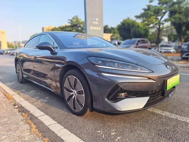 Denza Z9 — Фото автомобиля 3