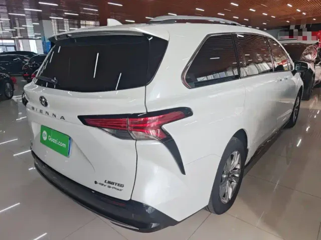 Toyota Sienna — Фото автомобиля 6