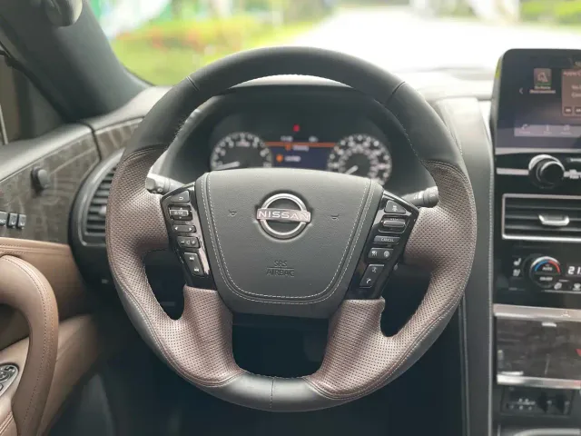 Nissan Patrol — Фото автомобиля 12