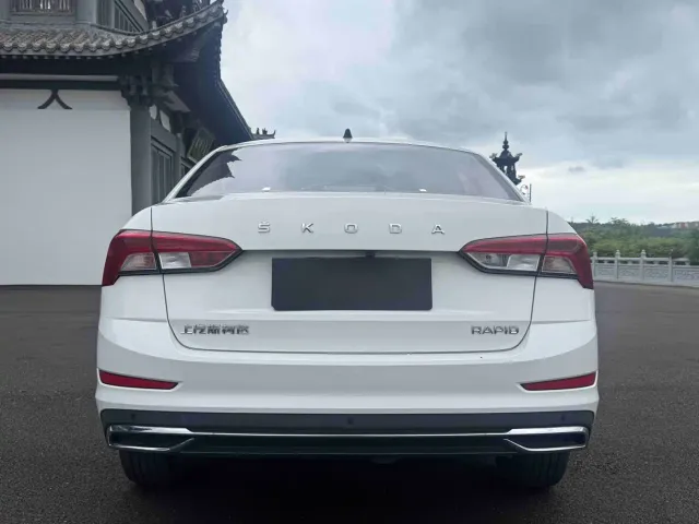 Skoda Rapid — Фото автомобиля 5
