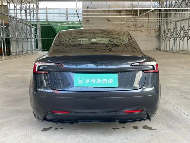 Tesla Model 3 — Фото автомобиля 7