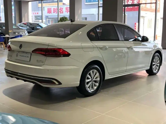 Volkswagen Bora — Фото автомобиля 16