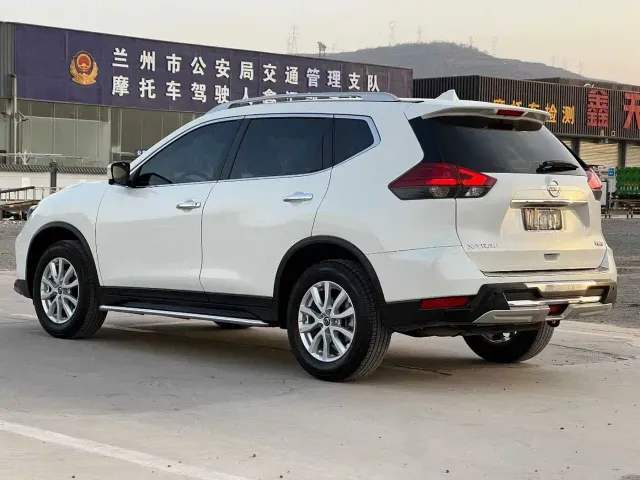 Nissan X-Trail — Фото автомобиля 4